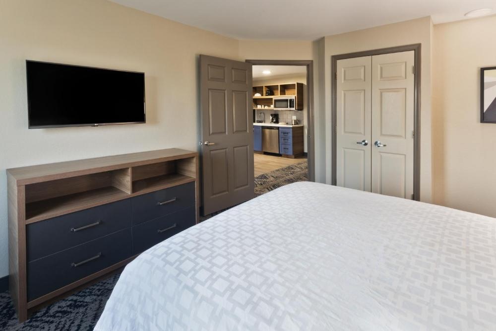 Candlewood Suites EASTCHASE PARK Image 22