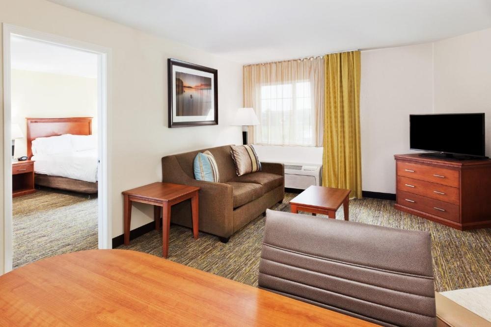 Candlewood Suites EASTCHASE PARK Image 31