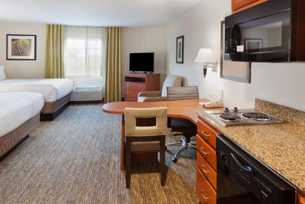Candlewood Suites EASTCHASE PARK Image 37