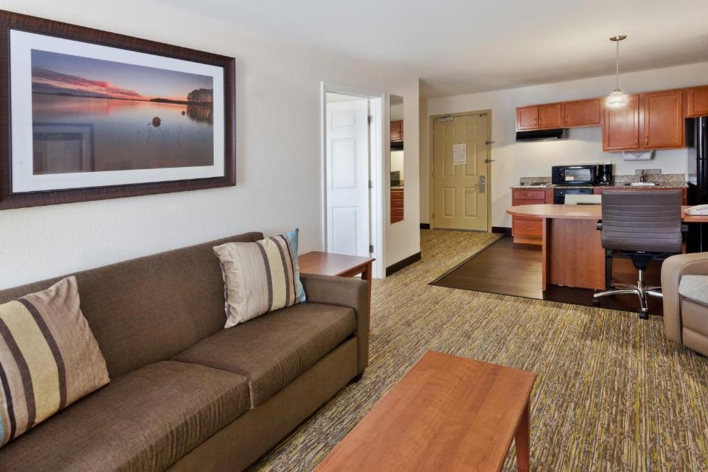 Candlewood Suites EASTCHASE PARK Image 38
