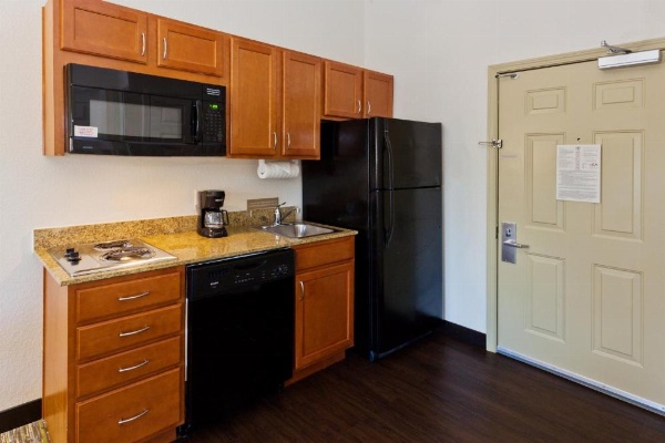 Candlewood Suites EASTCHASE PARK image 49