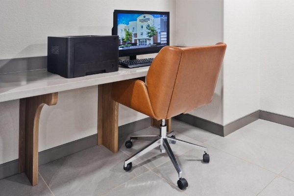 Candlewood Suites EASTCHASE PARK image 6